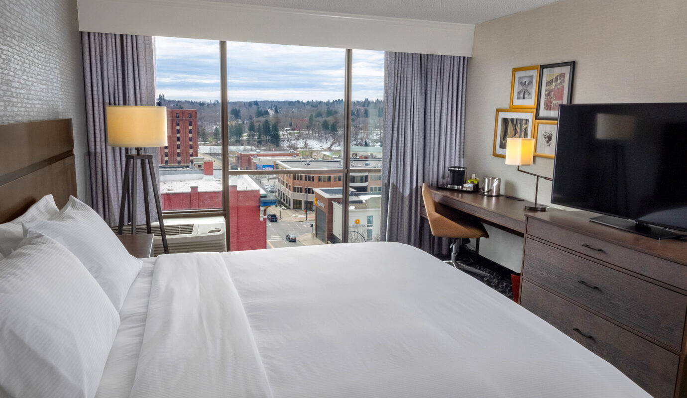 Suite bedroom