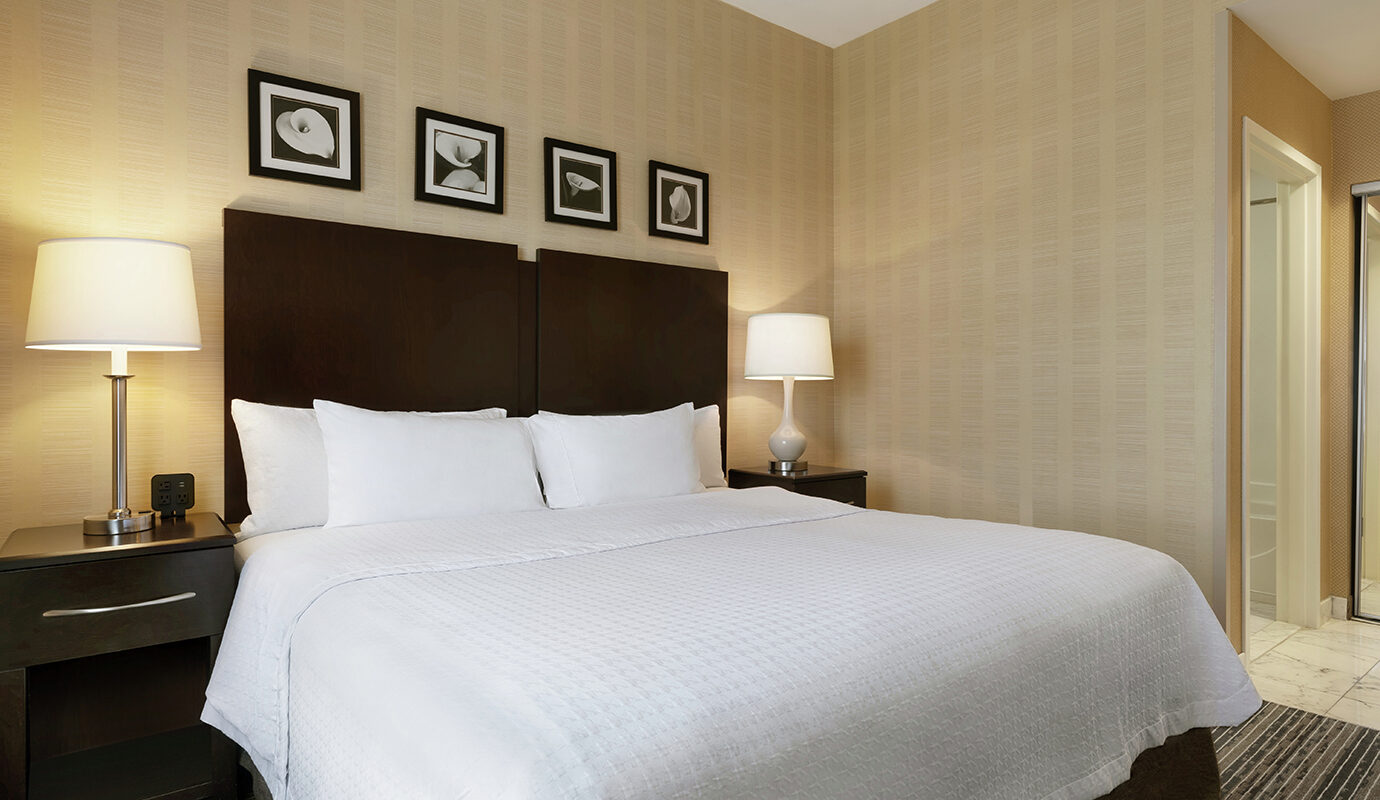 Queen size bedroom