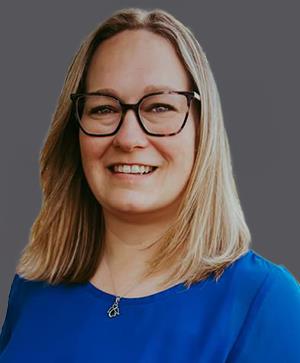 headshot of Chrissy Smith